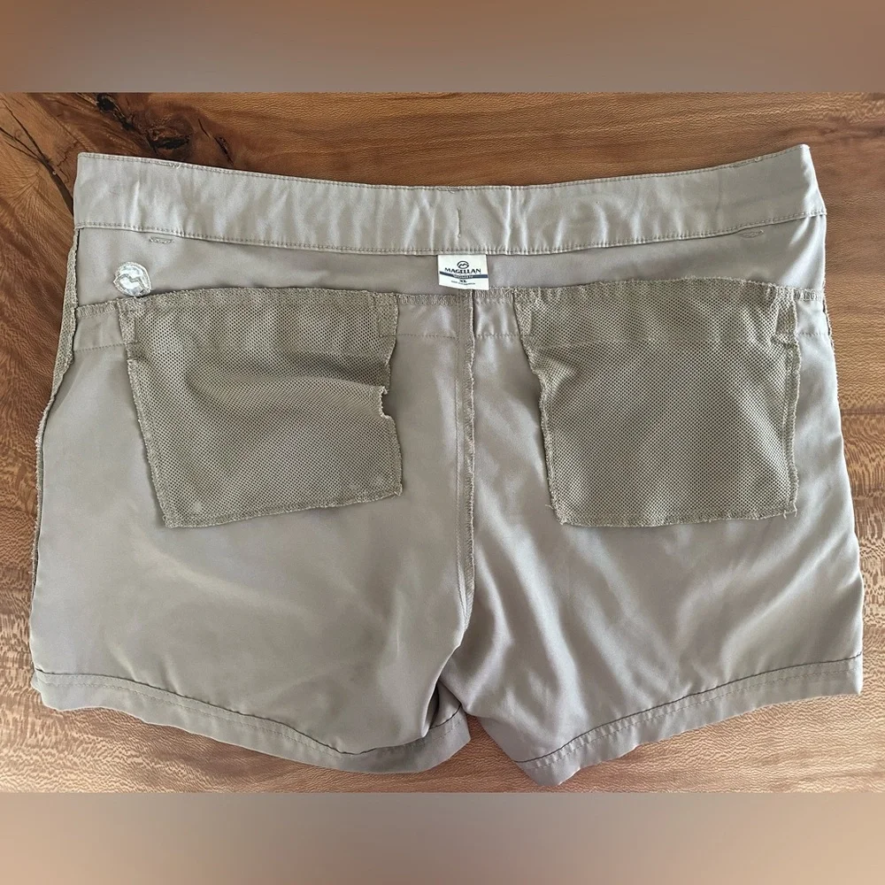 Magellan Outdoors Women’s Falcon Lake Fishing Shorts